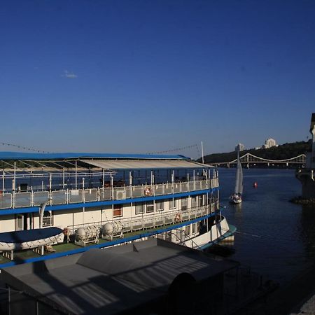 Hotel Bogdan Khmelnytskyi Kiew Exterior foto