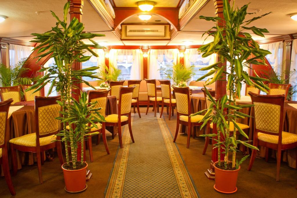 Hotel Bogdan Khmelnytskyi Kiew Exterior foto