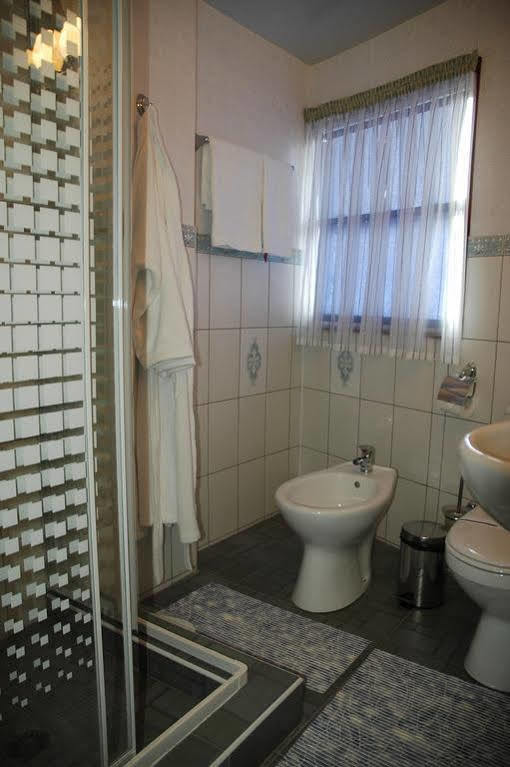 Hotel Bogdan Khmelnytskyi Kiew Exterior foto