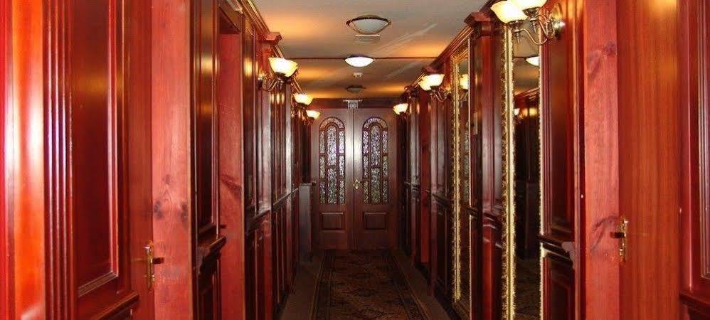 Hotel Bogdan Khmelnytskyi Kiew Exterior foto
